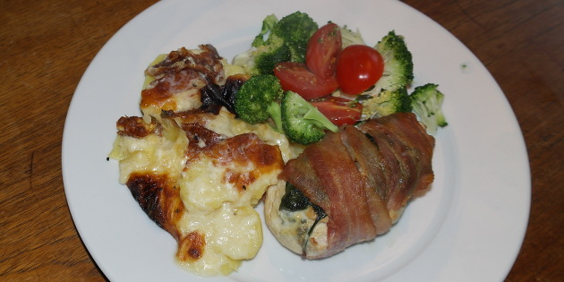 Baconsurret kylling med fyll