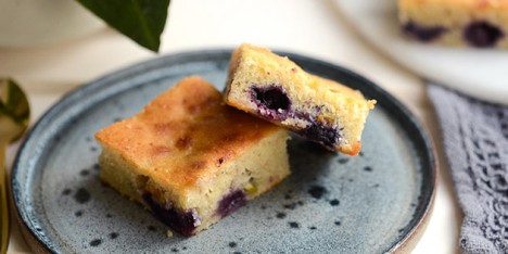 Blondies med bl�b�r og sitron