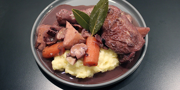 Coq au vin � God oppskrift med gr�nnsaker