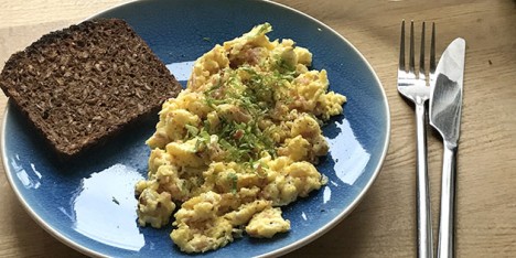 Egger�re med ost og skinke