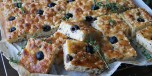 Focaccia med oliven