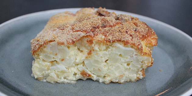 Grateng med blomk�l og p�lser