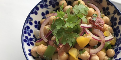 Kikertsalat med solt�rkede tomater