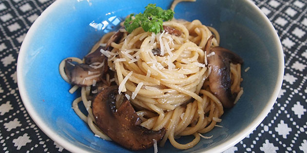 Kremet pasta med portobellosopp og trffelsaus