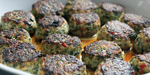 Kyllingkj�ttkaker med spinat og chili