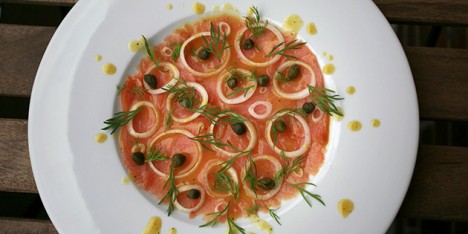 Laksecarpaccio � lekker oppskrift med r�kt laks