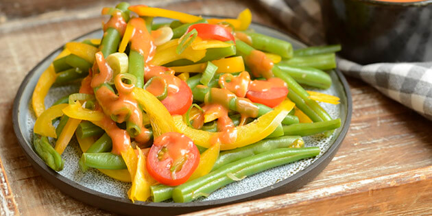 Lekker b�nnesalat med tomat og god dressing