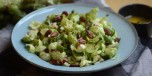 Rosenkålsalat med epler og mandler
