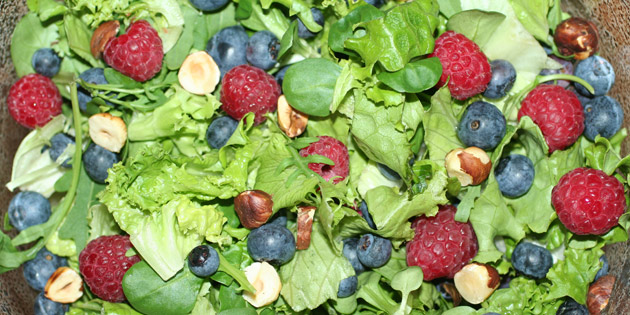 Salat med bl�b�r og bringeb�r