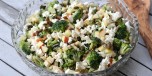 Oppskrift på Salat med brokkoli, epler og feta
