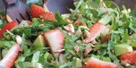 Salat med jordbr og avokado