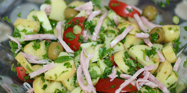 Salat med potet og skinke