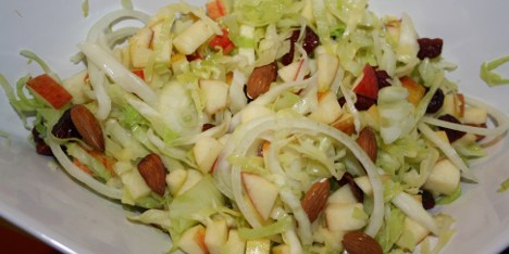 Salat med spissk�l og eple