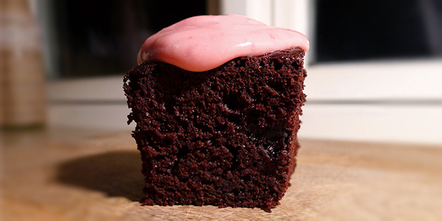 Sjokoladekake med bringeb�rglasur