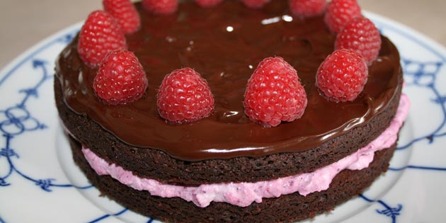 Sjokoladekake med bringeb�r
