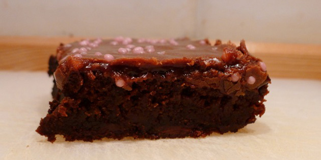 Sjokoladekake med r�dbeter