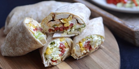 Wraps med kylling og hummus