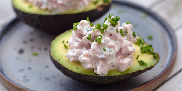 Avocado med skinkefyll