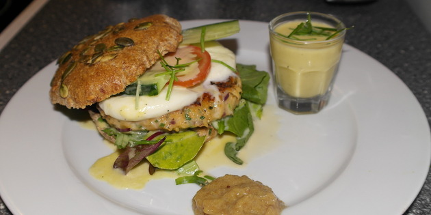 Fiskeburger med n�ttebr�d