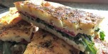 Focaccia sandwich med rucola og plse 