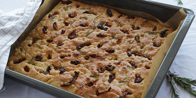 Focaccia med solt�rkede tomater