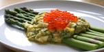 Enkel forrett med grnne asparges og egg