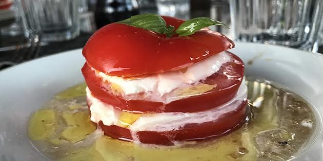 Forrett med tomater � deilig caprese oppskrift