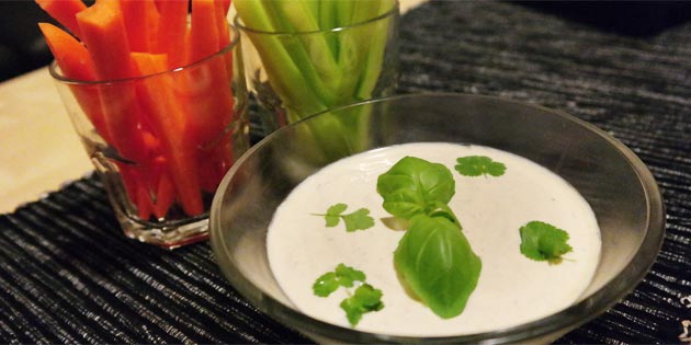 Gr�nnsaker med hjemmelaget dipp