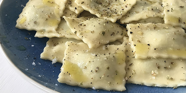 Hjemmelaget ravioli med spinat og ricotta