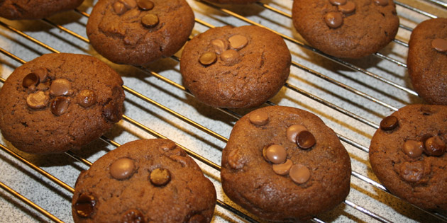 Kjeks med lys og m�rk sjokolade