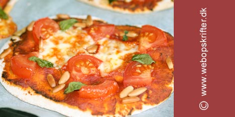 Minipizza med tomat og mozzarella