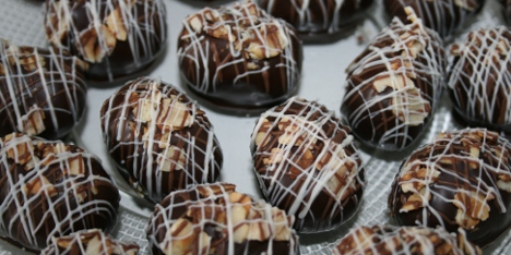 P�skeegg med portvin og ristede hasseln�tter