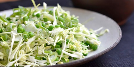 Salat med spissk�l og sukkererter