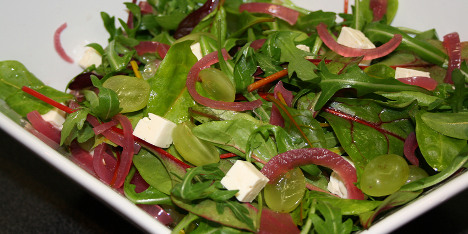 Salat med syltet r�dl�k