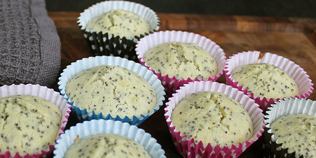 Sitronmuffins med marsipan og valmuefr�
