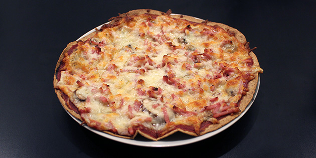 Enkel pizza p� tortillalefser